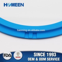 Pan lid with glass and silicone rim